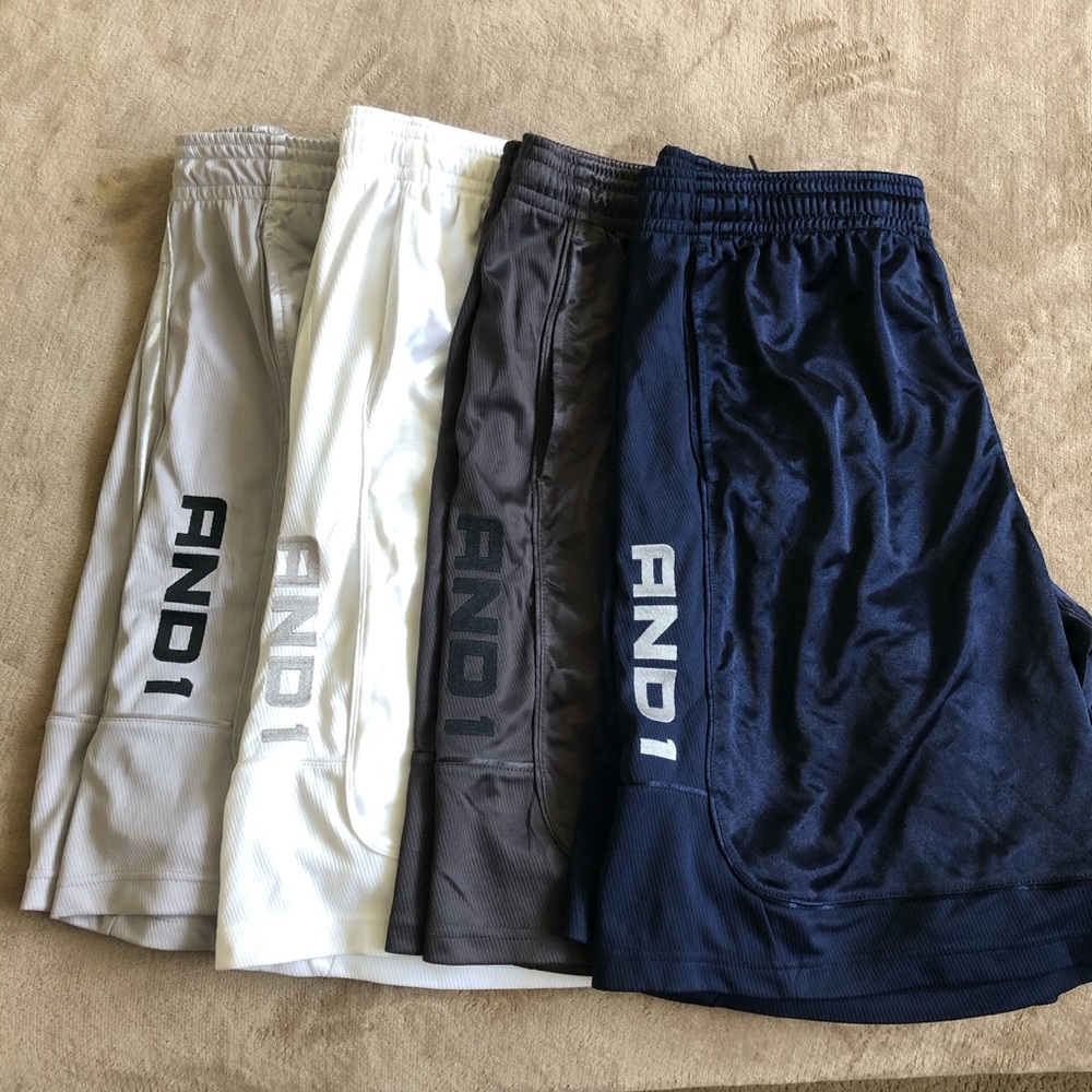 SOLD! Posh won’t let me delete the post.